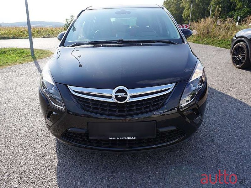 2015' Opel Zafira photo #1