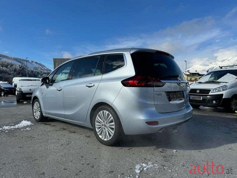 2015' Opel Zafira photo #6