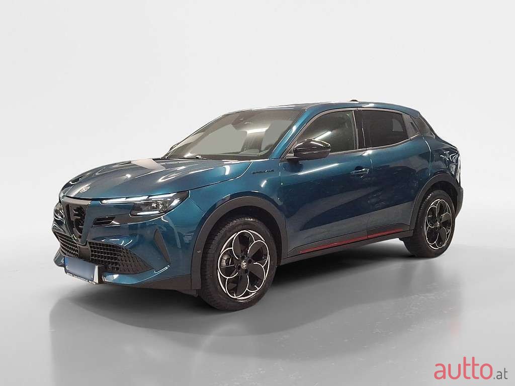 2024' Alfa Romeo Junior photo #1