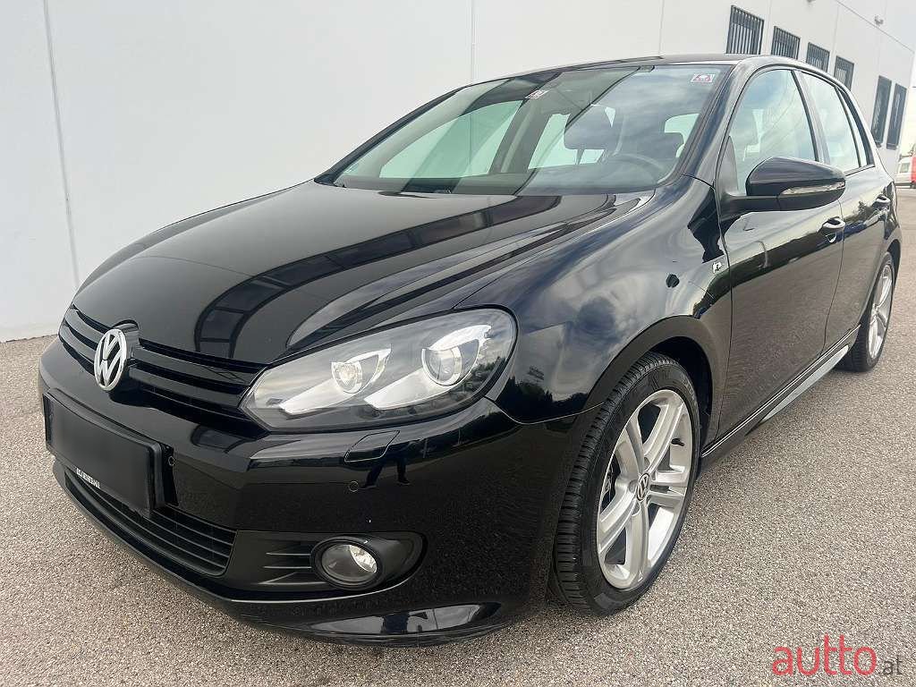 2011' Volkswagen Golf photo #5