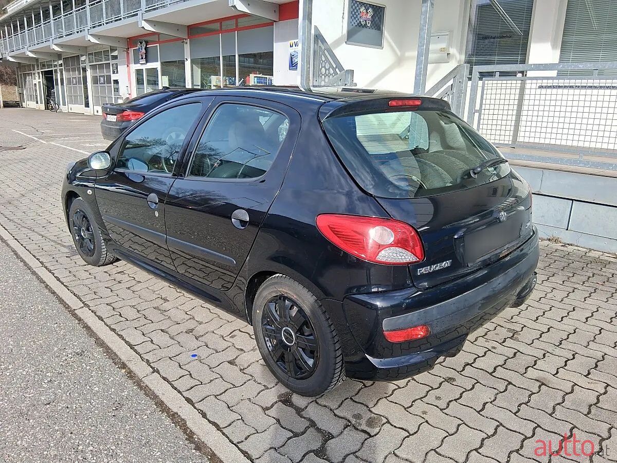 2010' Peugeot 206 photo #3