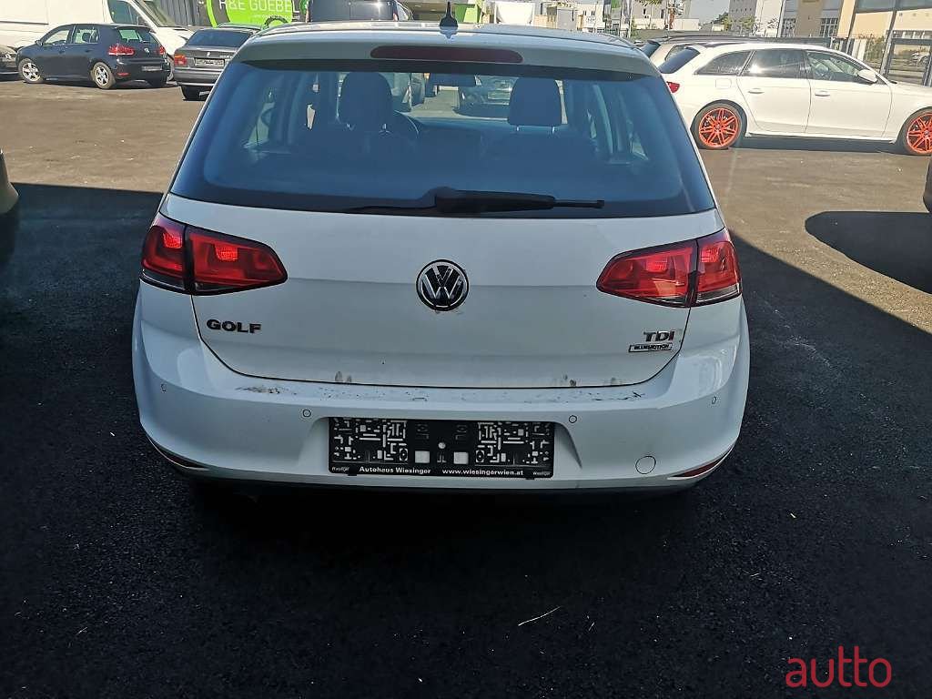 2016' Volkswagen Golf photo #6