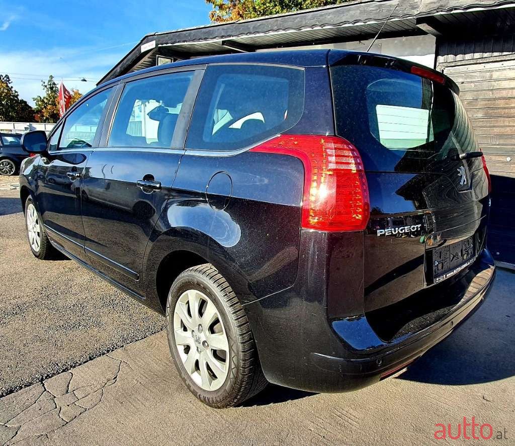 2010' Peugeot 5008 photo #5