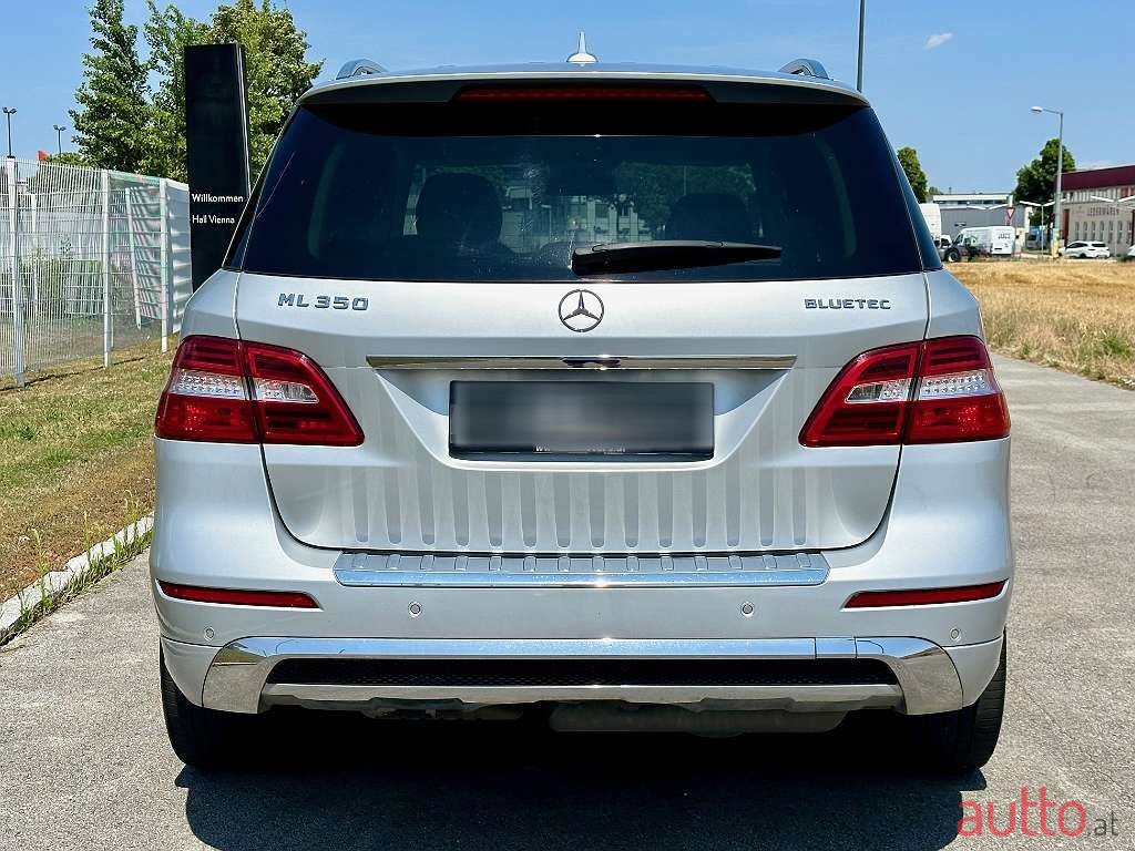 2012' Mercedes-Benz M-Klasse photo #4