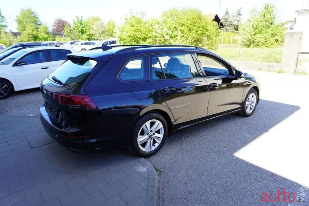 2023' Volkswagen Golf photo #6