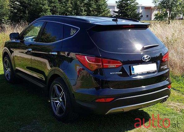 2012' Hyundai Santa Fe photo #1