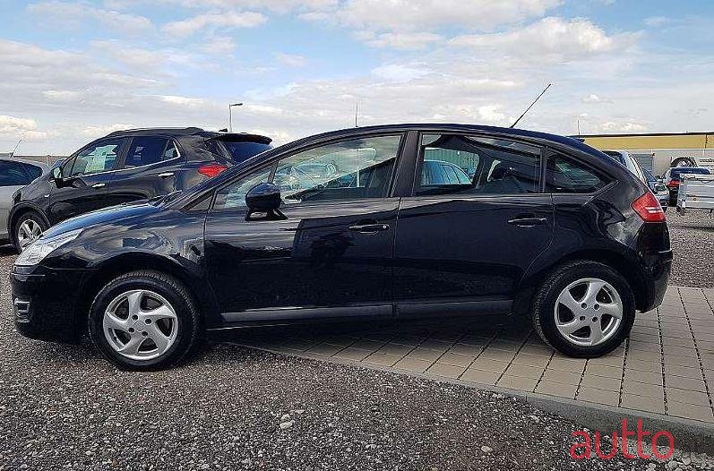 2010' Citroen C4 photo #1