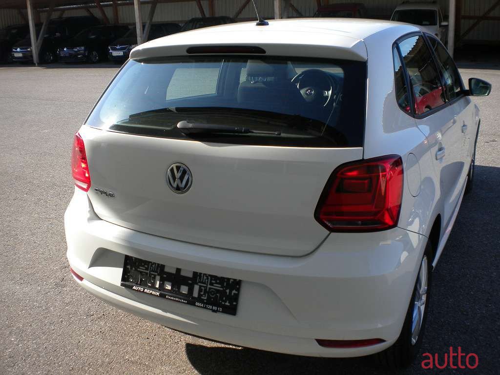 2017' Volkswagen Polo photo #6