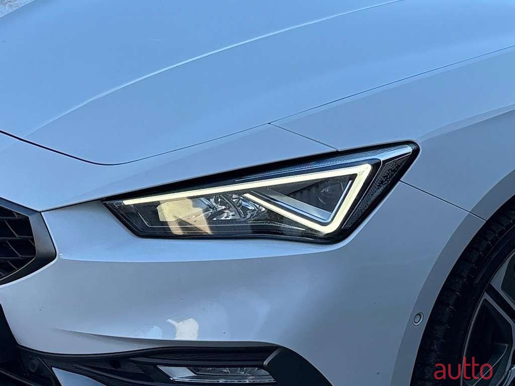 2021' SEAT Leon photo #5