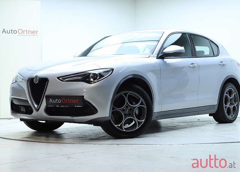 2022' Alfa Romeo Stelvio photo #1