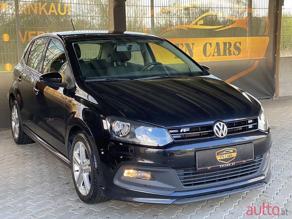 2013' Volkswagen Polo photo #1