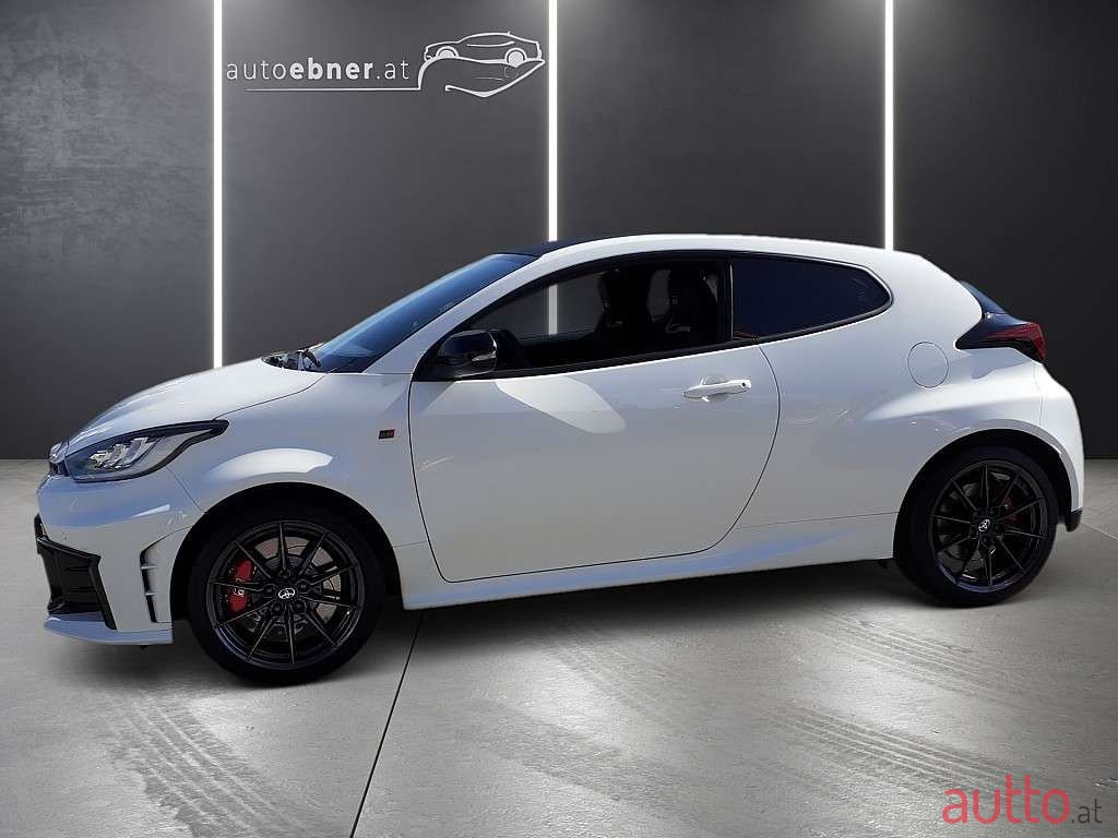 2024' Toyota Yaris photo #1