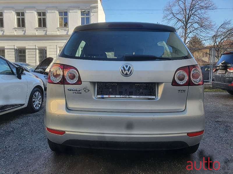 2011' Volkswagen Golf photo #6