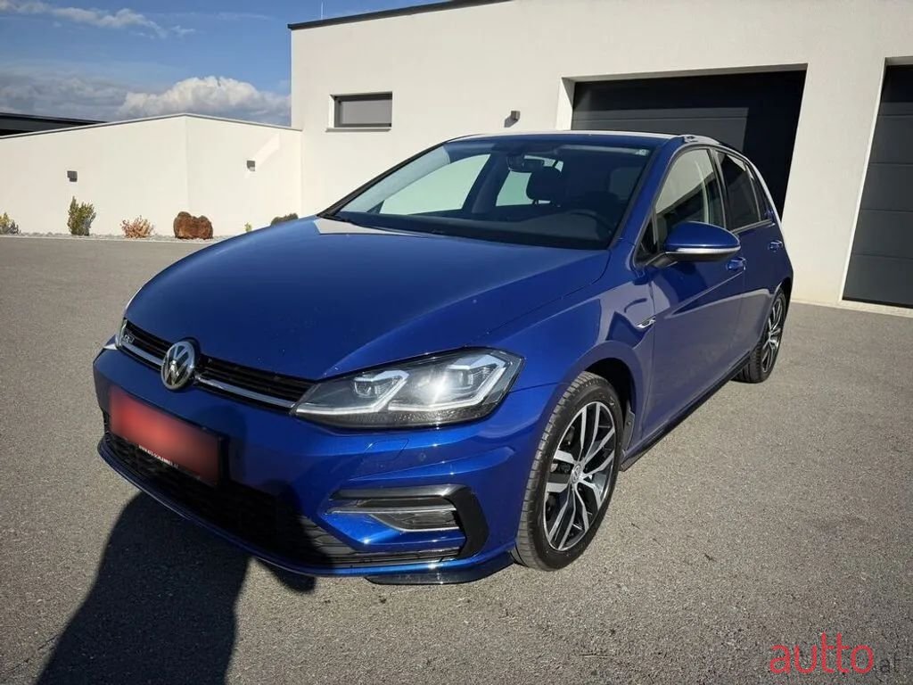 2017' Volkswagen Golf photo #1