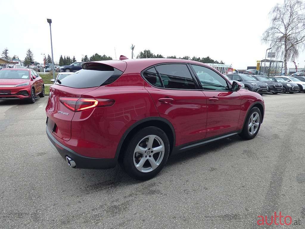 2020' Alfa Romeo Stelvio photo #2
