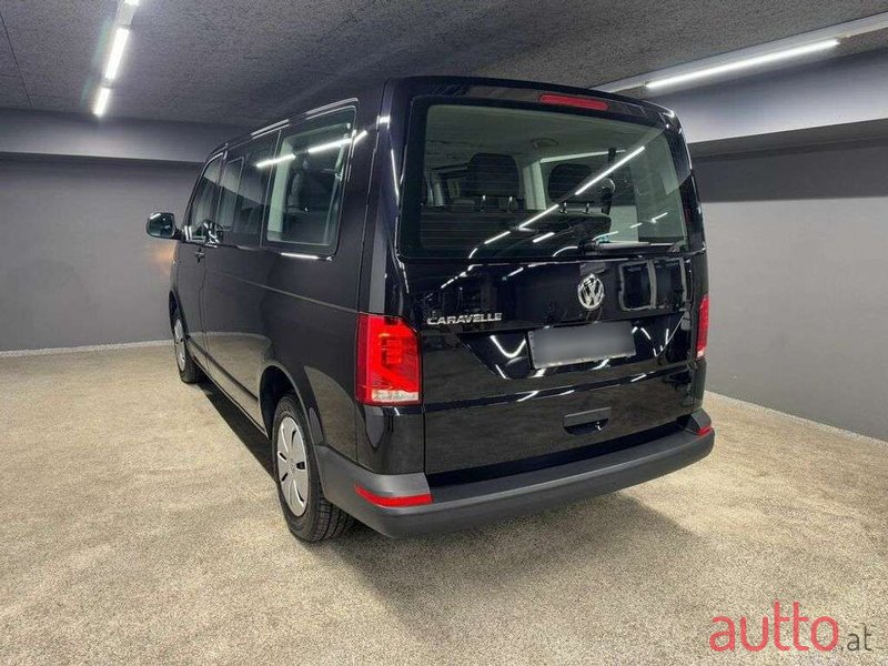 2023' Volkswagen Caravelle photo #5