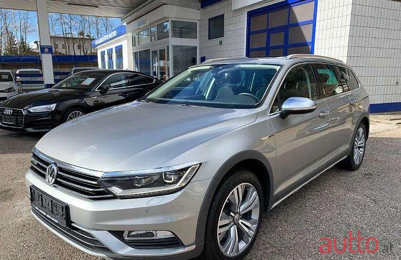 2015' Volkswagen Passat photo #1