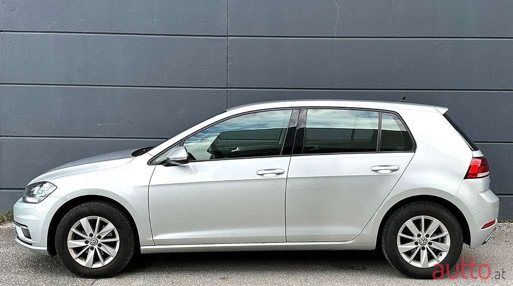 2019' Volkswagen Golf photo #5