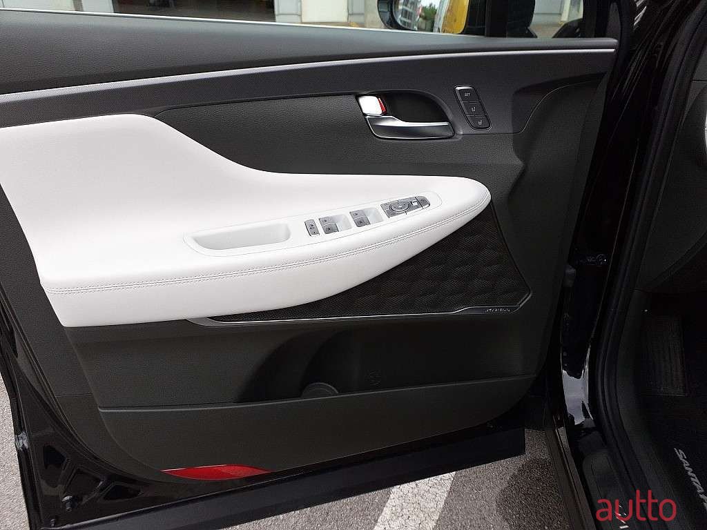 2022' Hyundai Santa Fe photo #6