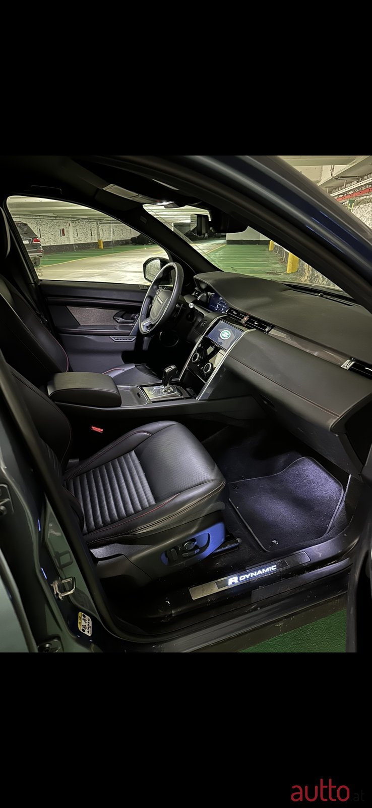 2021' Land Rover Discovery Sport P300e HSE R-Dynamic photo #5