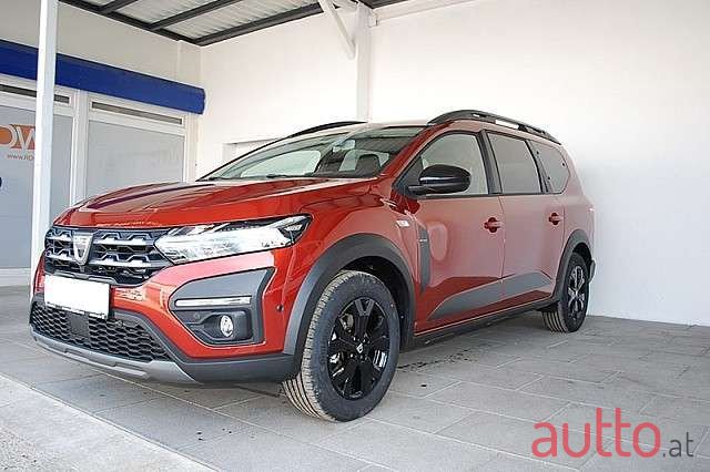 2022' Dacia Jogger photo #2