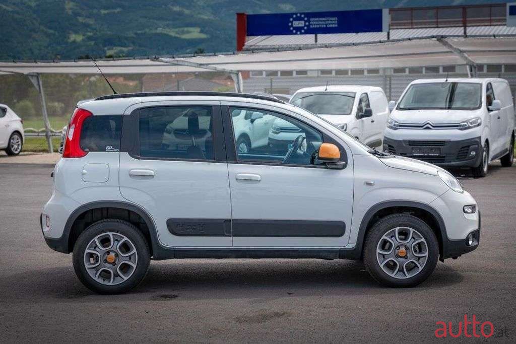 2014' Fiat Panda photo #4
