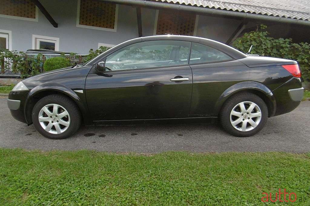 2005' Renault Megane photo #2