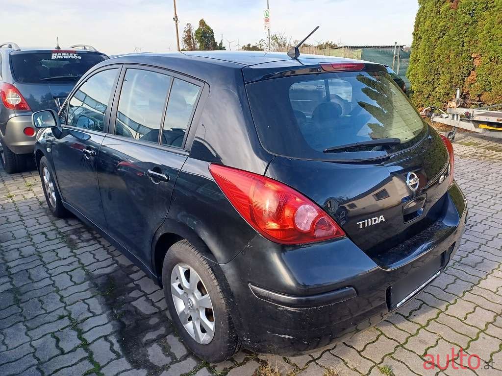 2009' Nissan Tiida photo #2