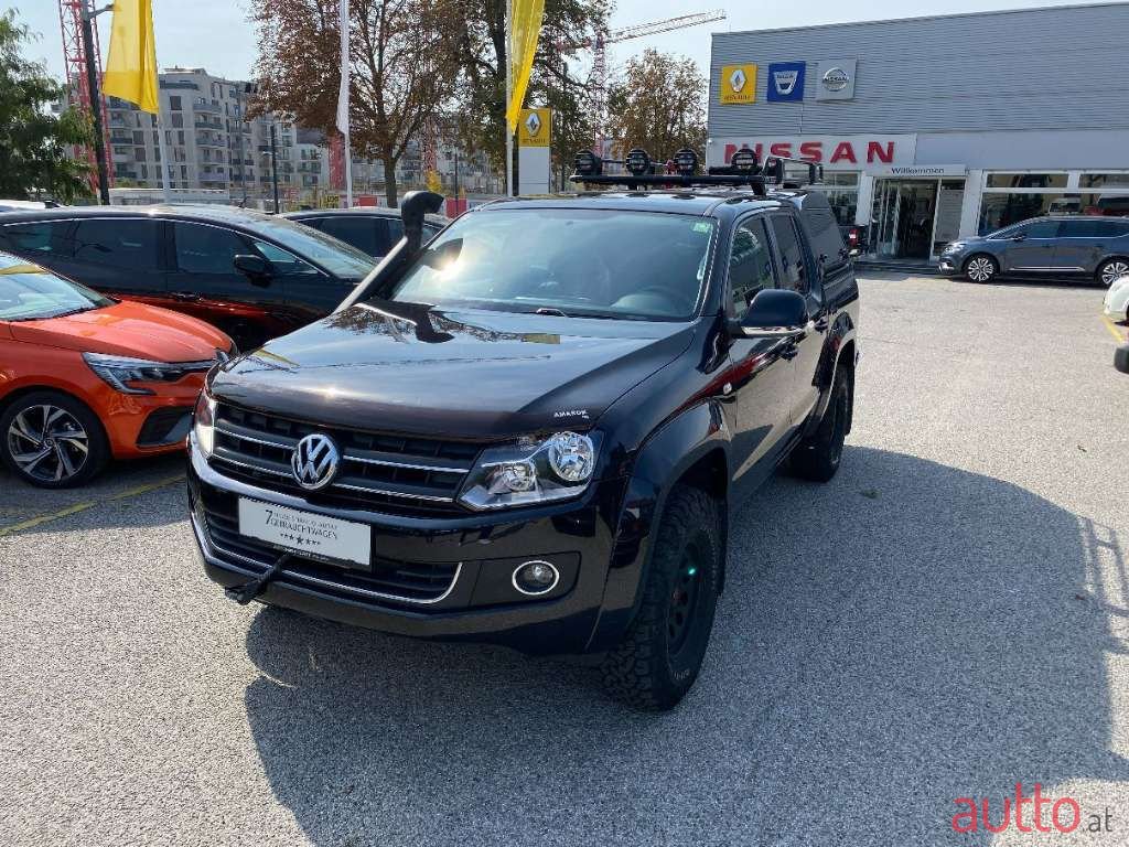 2011' Volkswagen Amarok photo #3