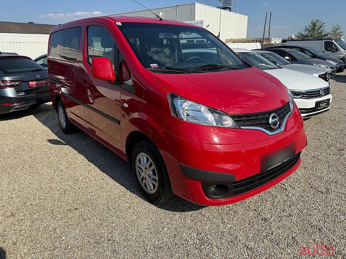 2014' Nissan NV200 photo #2