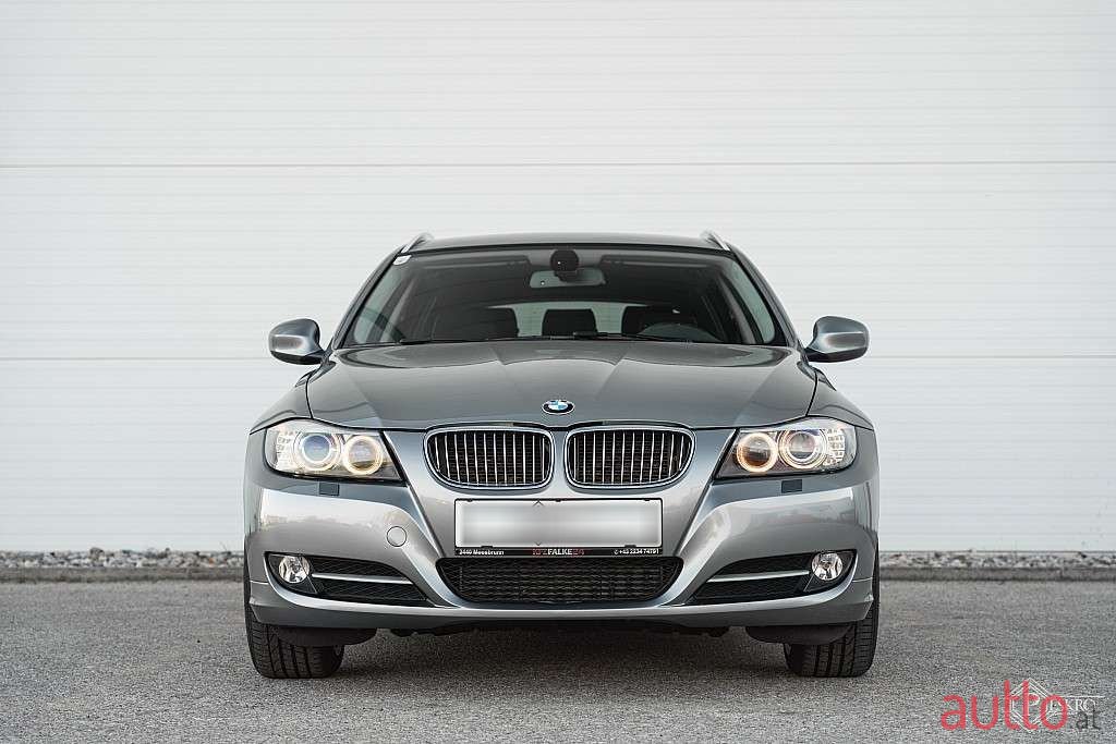 2011' BMW 3Er-Reihe photo #3