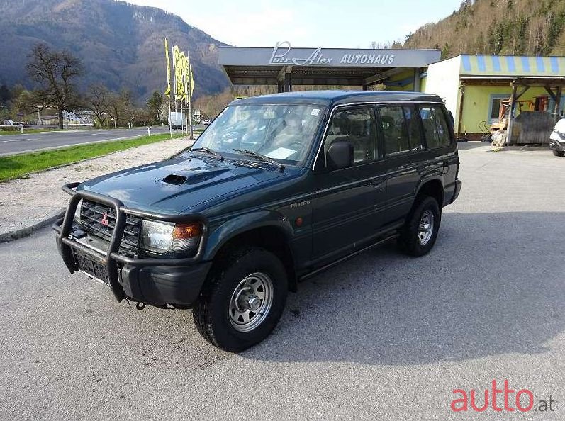 1997' Mitsubishi Pajero photo #1