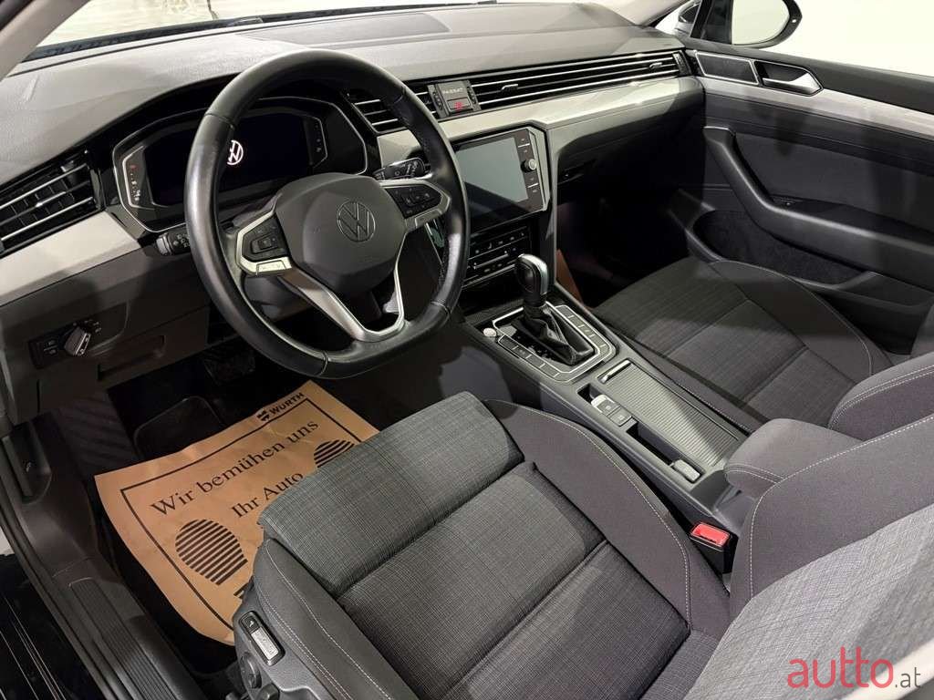 2022' Volkswagen Passat photo #6