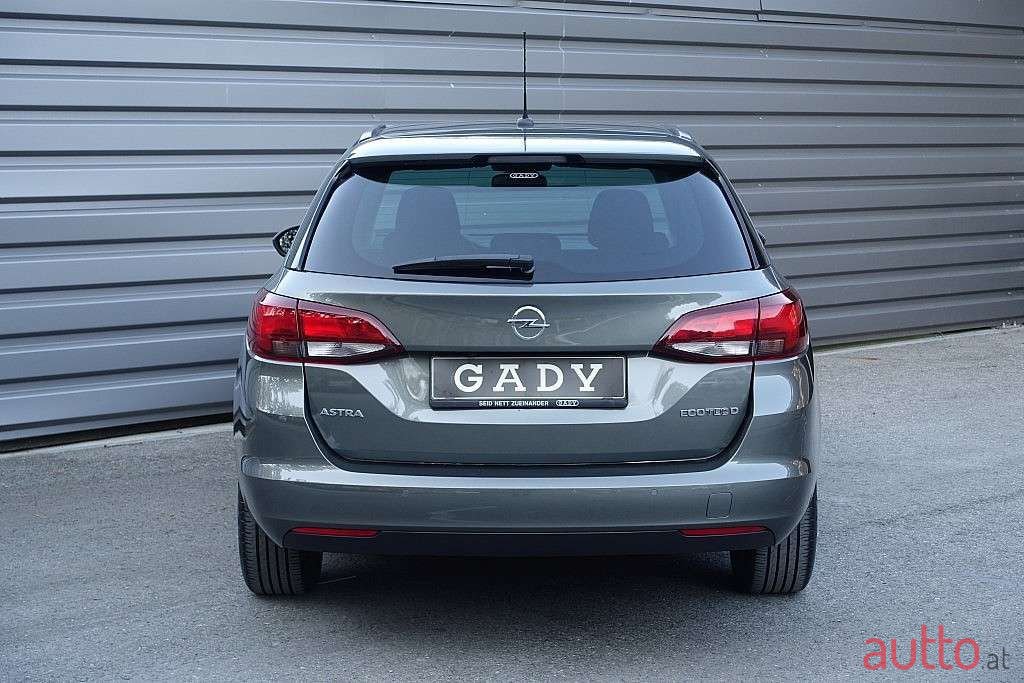 2018' Opel Astra photo #5