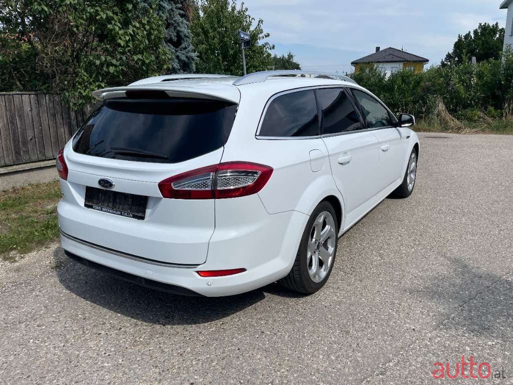 2011' Ford Mondeo photo #3