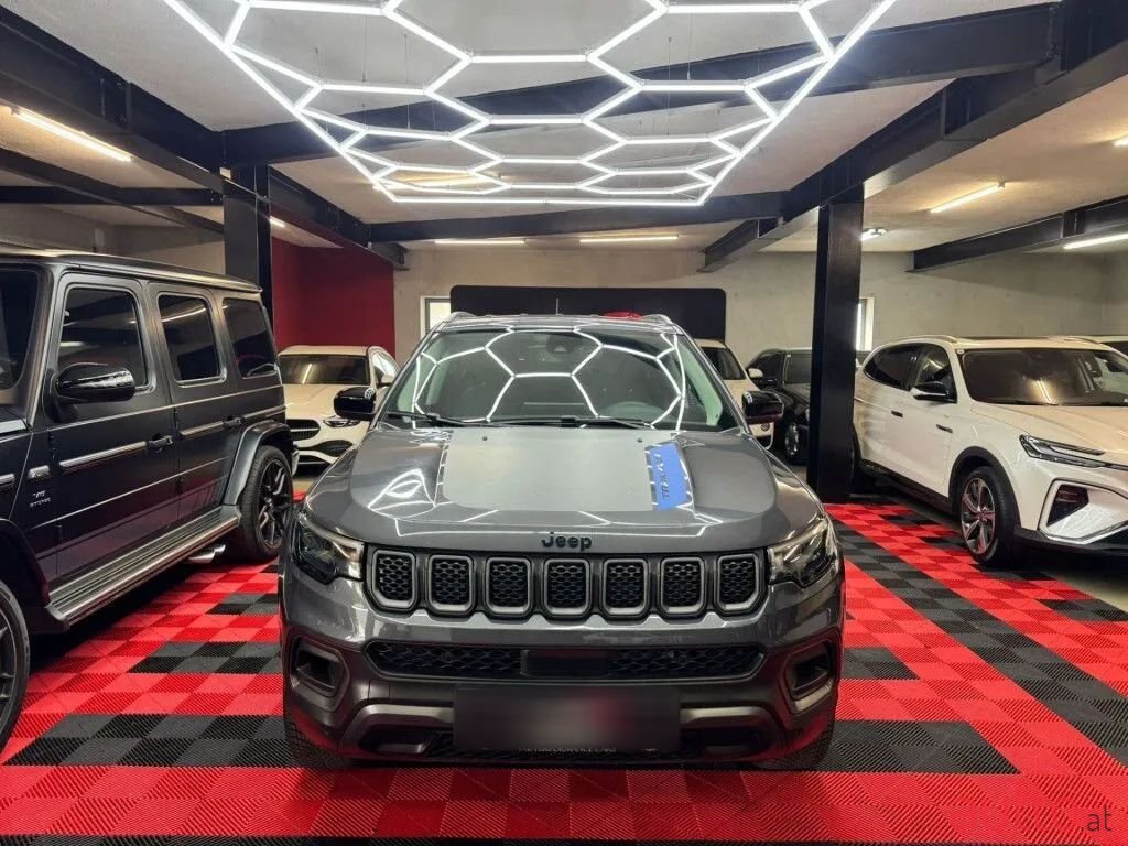 2022' Jeep Compass photo #3