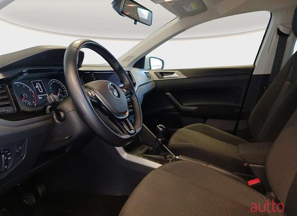 2017' Volkswagen Polo photo #6