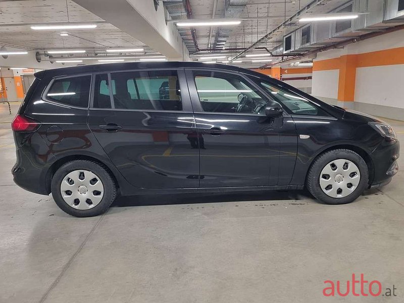 2018' Opel Zafira photo #5