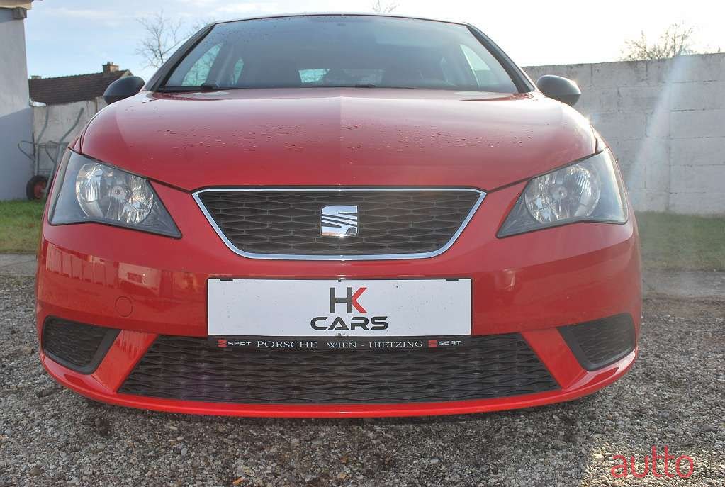 2012' SEAT Ibiza photo #2