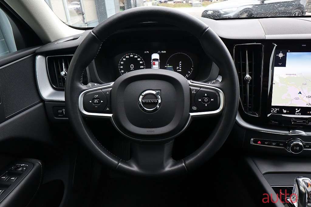 2019' Volvo XC60 photo #6