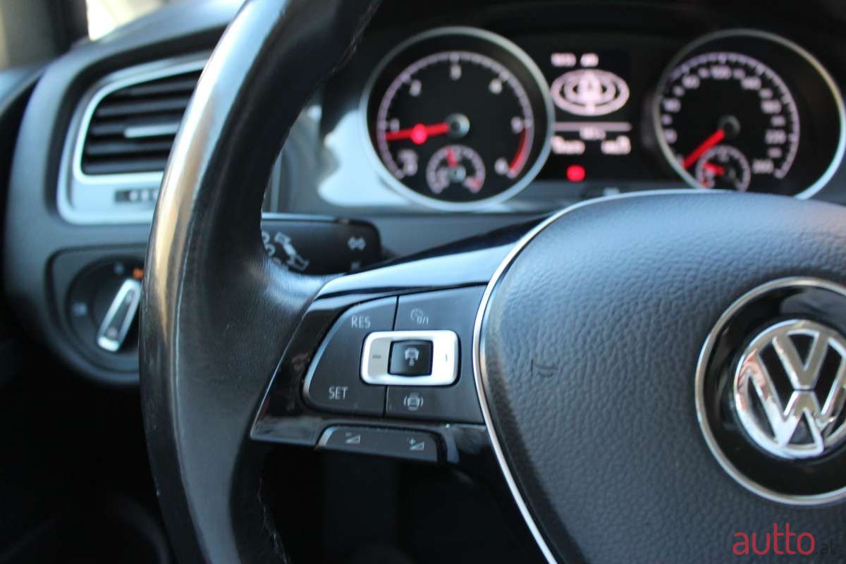 2020' Volkswagen Golf photo #4