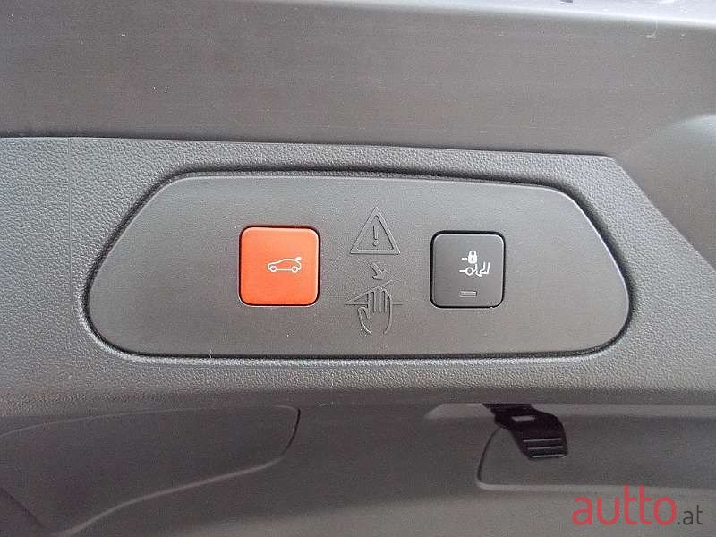 2021' Opel Grandland X photo #5