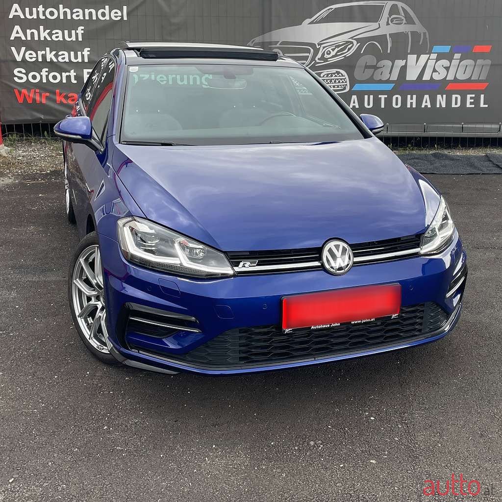 2017' Volkswagen Golf photo #1