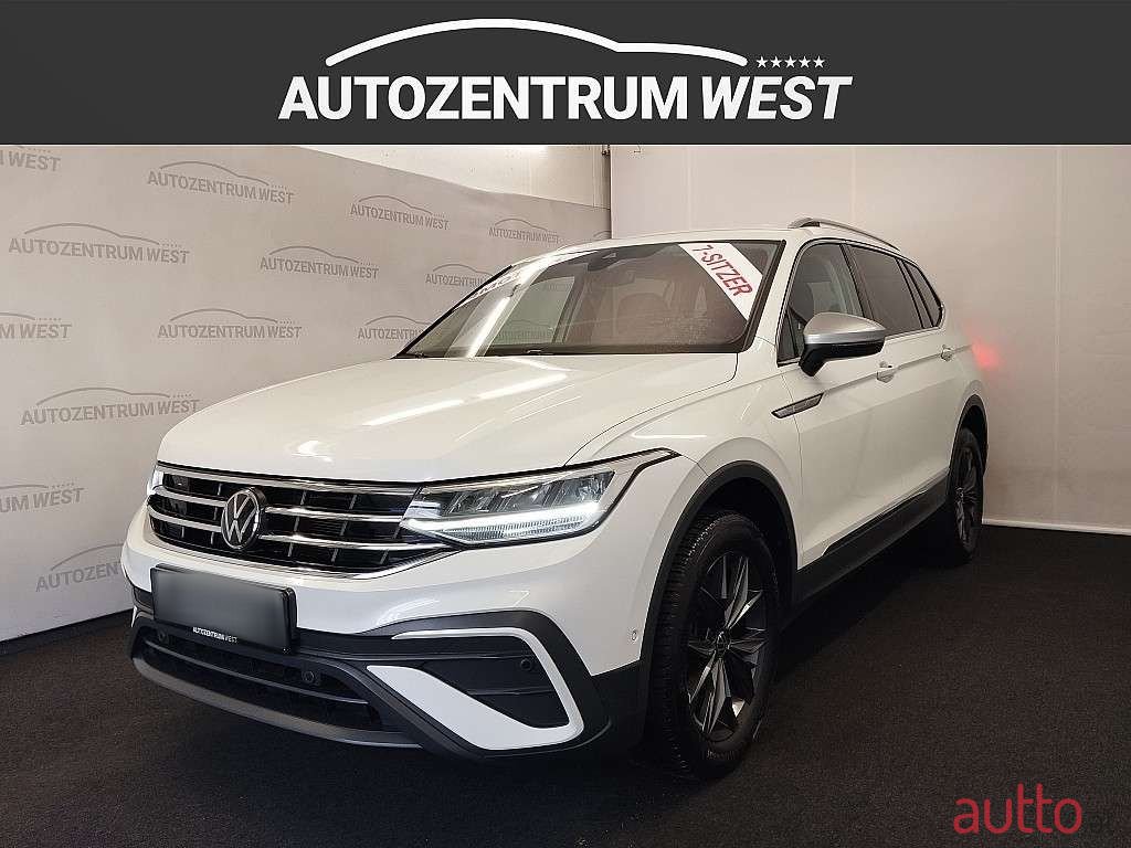 2023' Volkswagen Tiguan photo #1