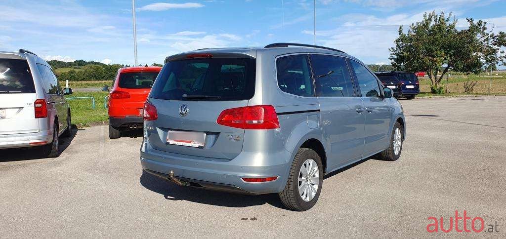 2010' Volkswagen Sharan photo #2