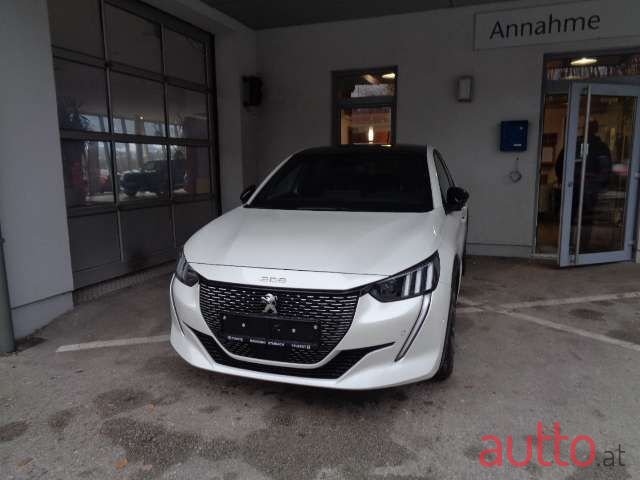 2022' Peugeot 208 photo #2