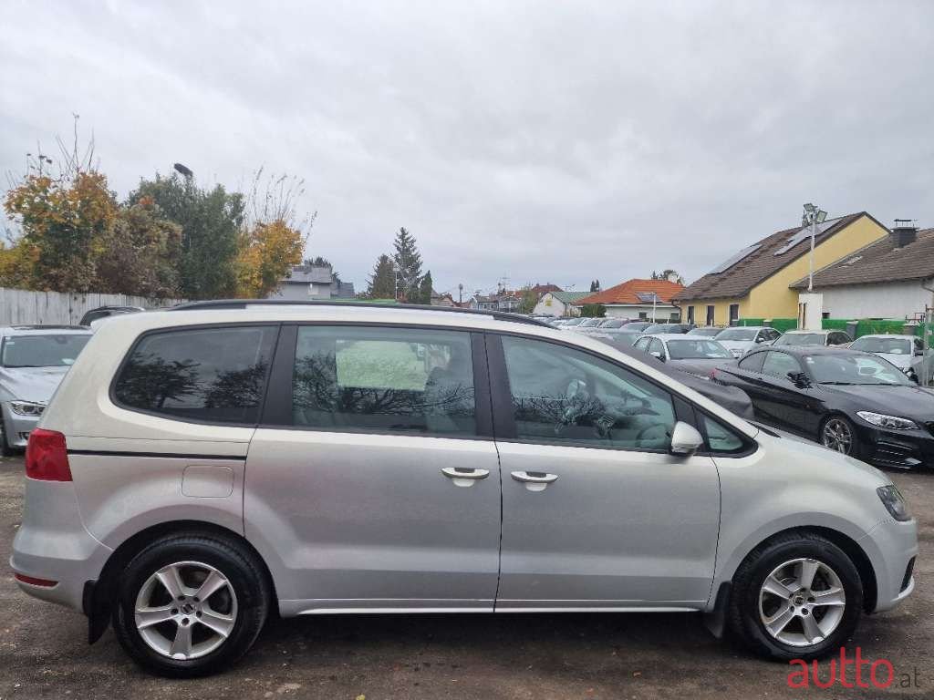 2010' SEAT Alhambra photo #6