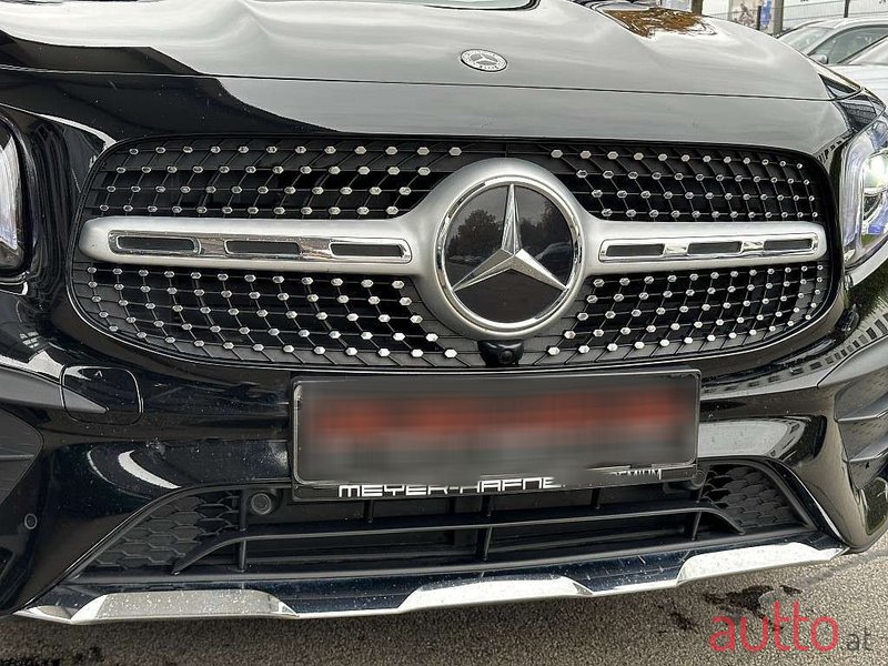 2023' Mercedes-Benz GLB photo #6