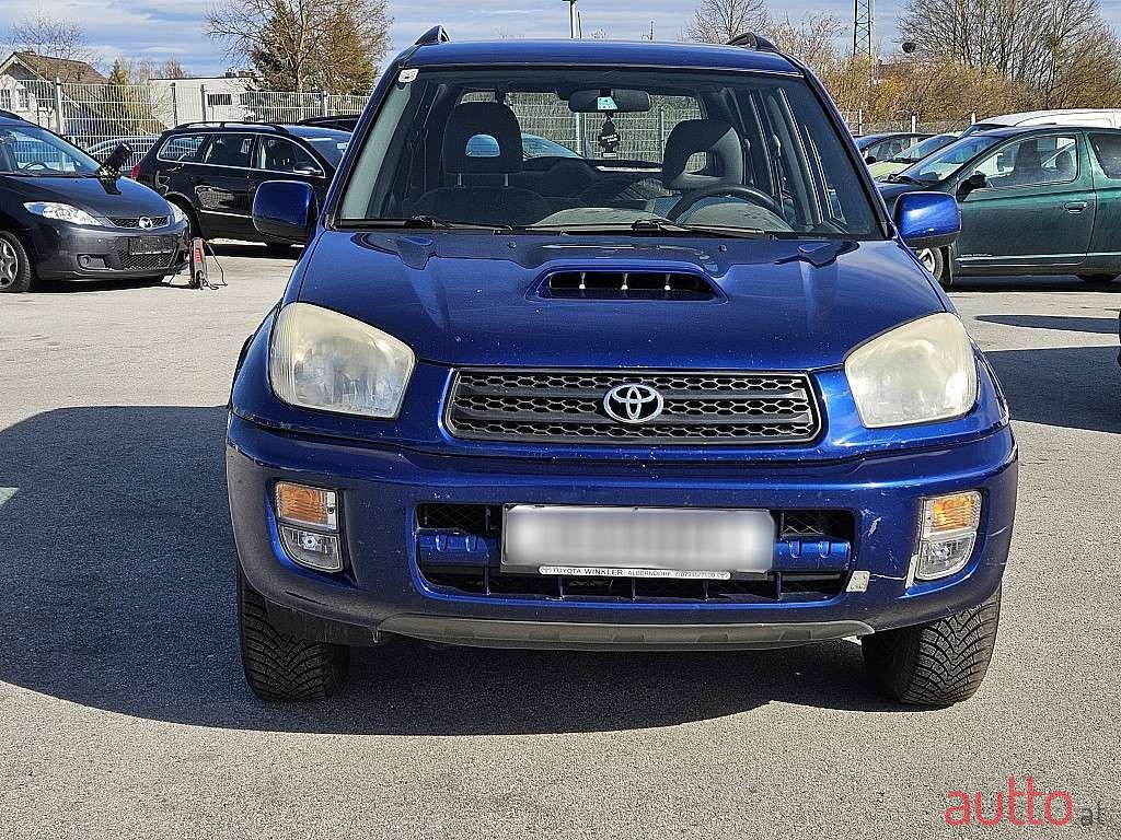 2002' Toyota RAV4 photo #2