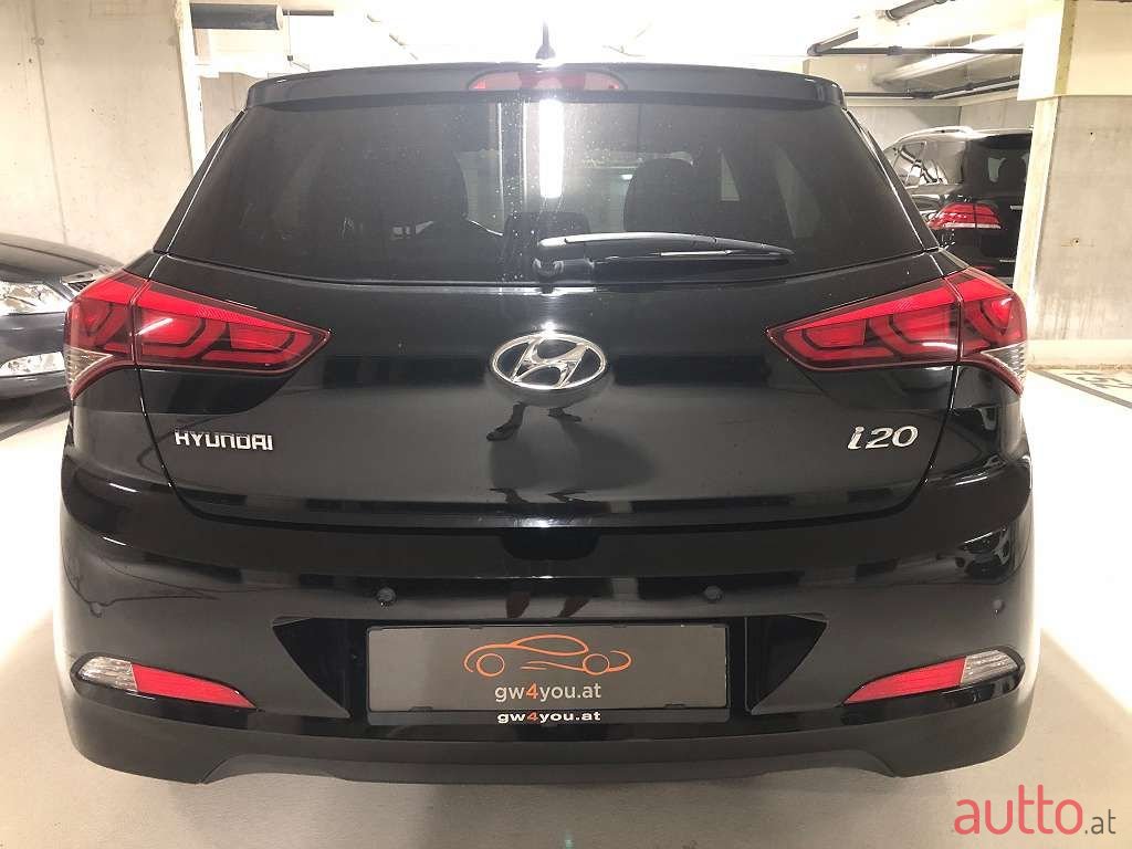 2017' Hyundai i20 photo #5